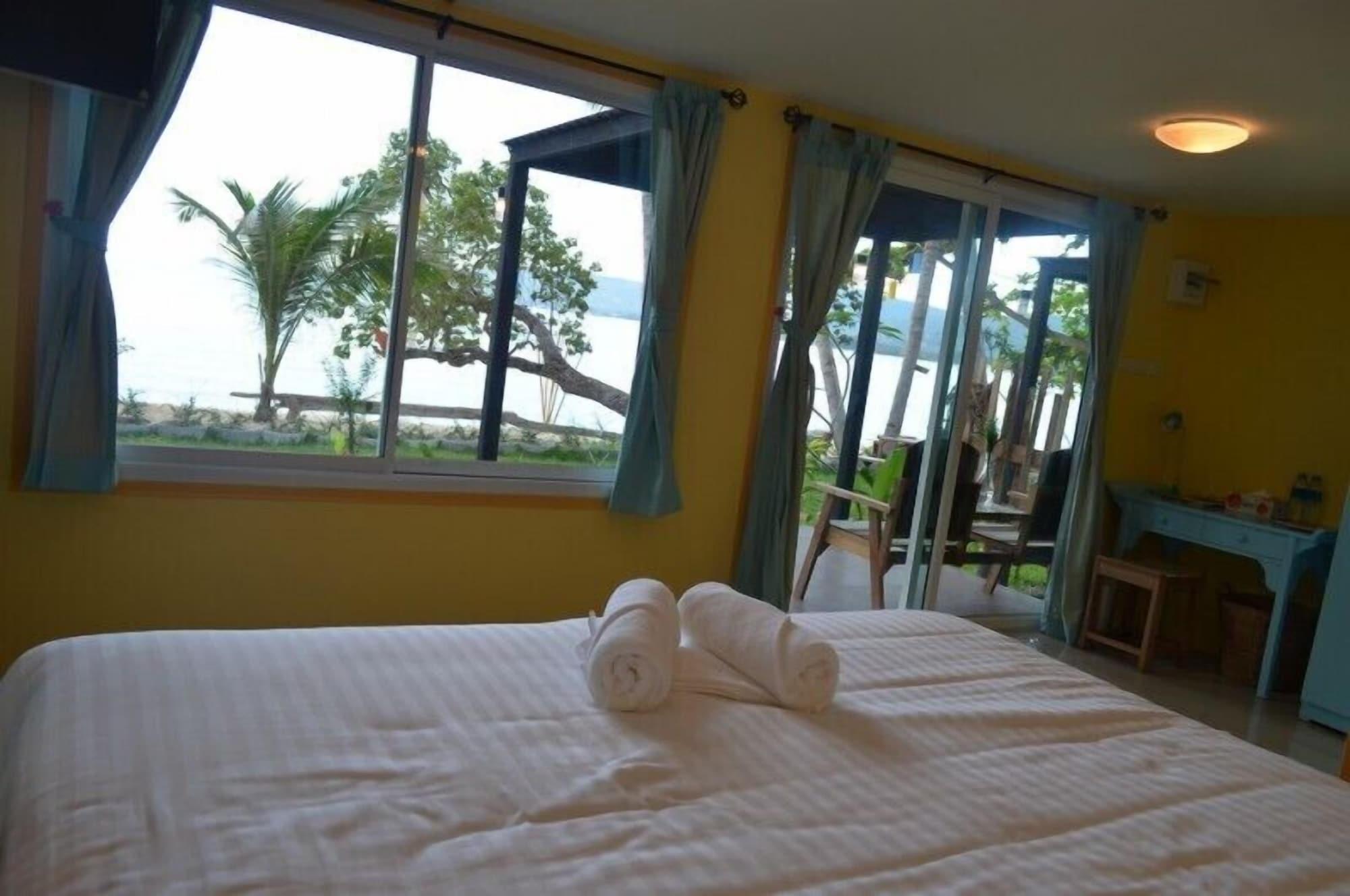 Think & Retro Cafe Lipa Noi Samui Hostel Екстериор снимка