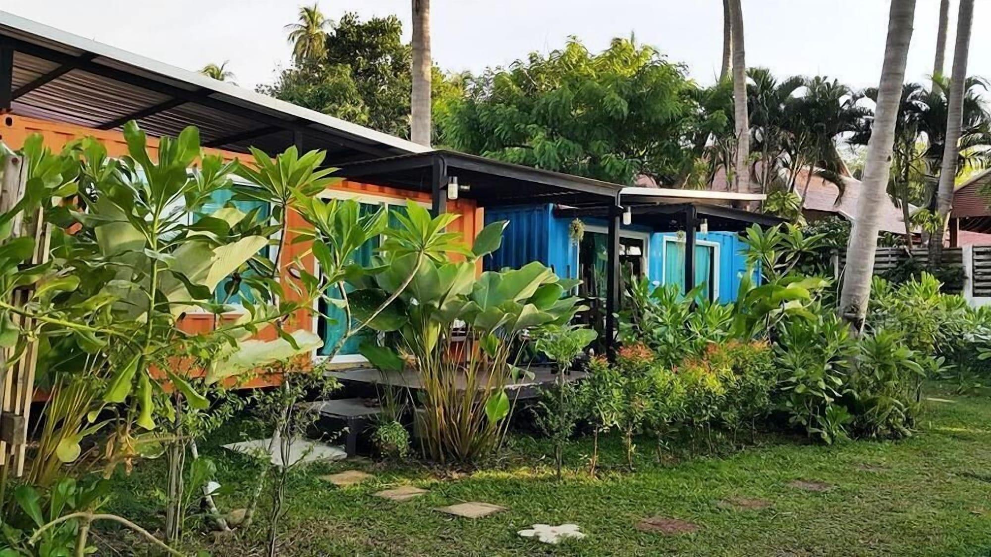 Think & Retro Cafe Lipa Noi Samui Hostel Екстериор снимка