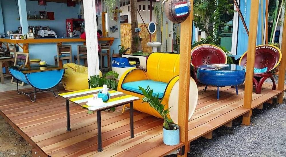 Think & Retro Cafe Lipa Noi Samui Hostel Екстериор снимка