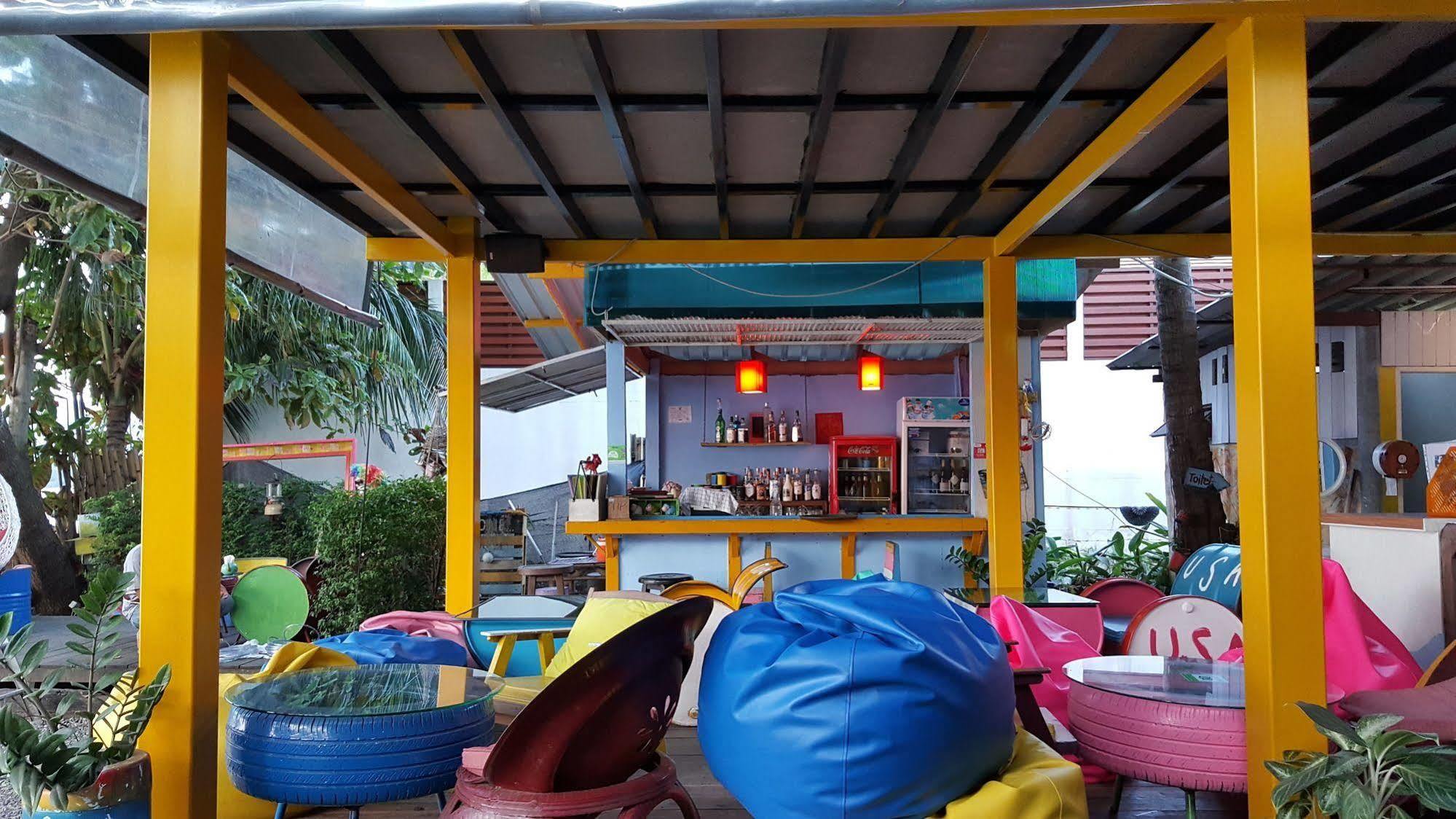 Think & Retro Cafe Lipa Noi Samui Hostel Екстериор снимка